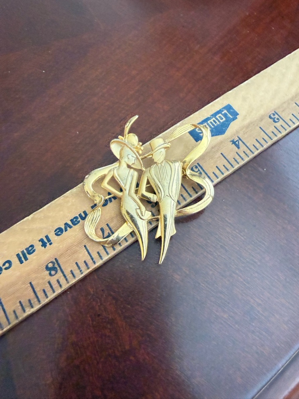 Vintage JJ Gold Tone Brooch